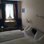 Schwarzwaldgasthaus Linde بيت ريفي 3*