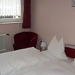 Schwarzwaldgasthaus Linde 3* شرامبرغ