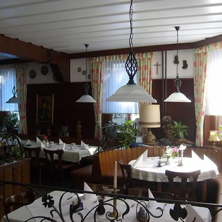 אורחן Schwarzwaldgasthaus Linde