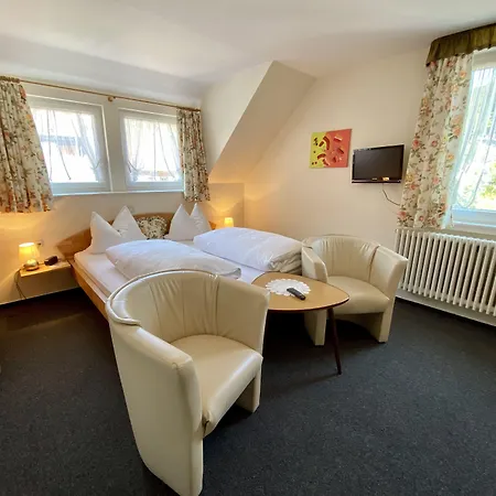 Schwarzwaldgasthaus Linde אורחן שרמברג