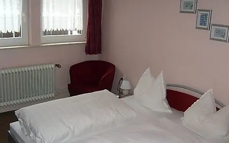 Schwarzwaldgasthaus Linde 3* שרמברג